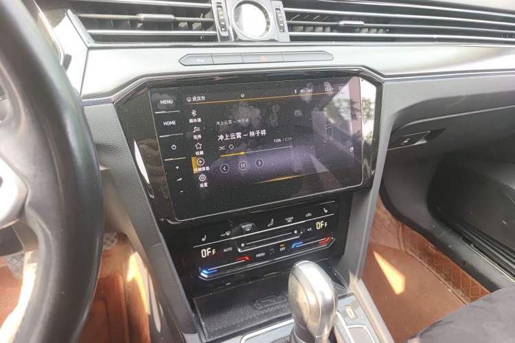 Used Volkswagen Magotan 2020 330TSI DSG Luxury Edition Audio And AC Panel