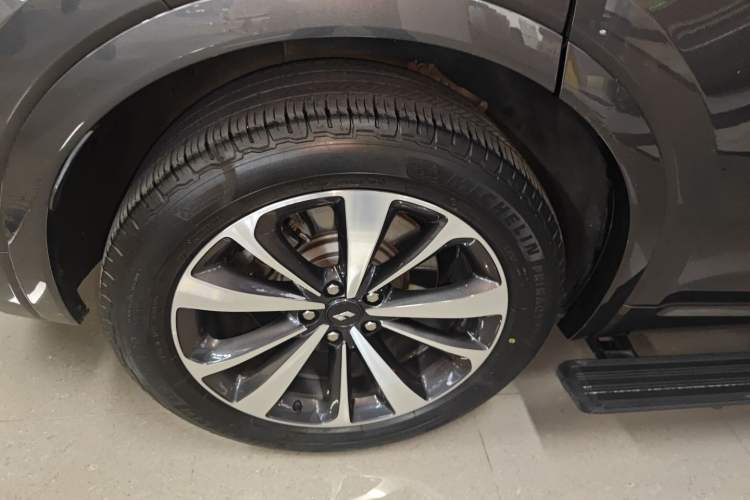 Used Li Auto ONE 2020 Extended-Range 6-Seater Version Right Rear Wheel Hub