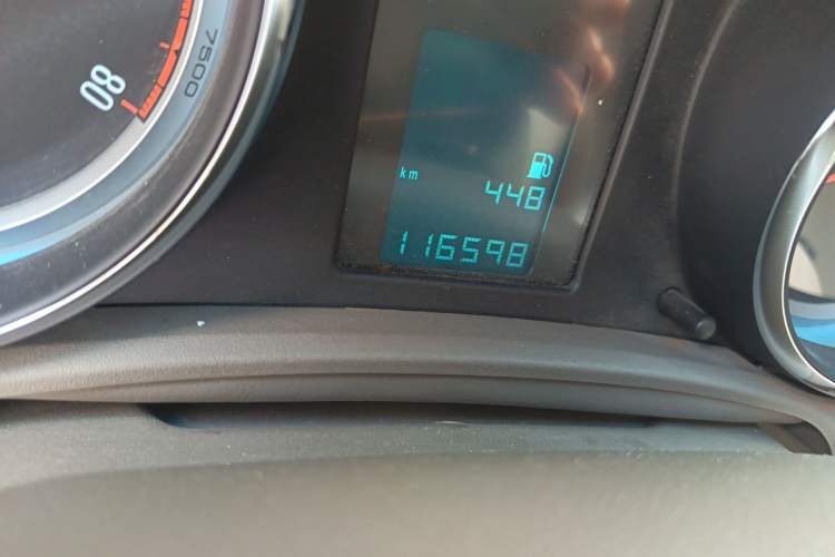 Used Buick GT 2013 GT 1.6L Manual Entry-Level Model Odometer Close Up