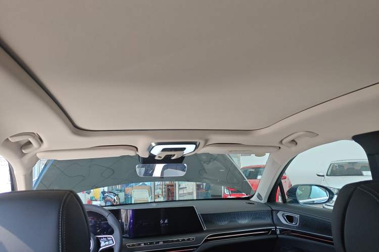 Used Hongqi H9 2025 Model Facelifted 2.0T Two-Wheel Drive Flag-Style Luxury Business Edition, 5 Seats