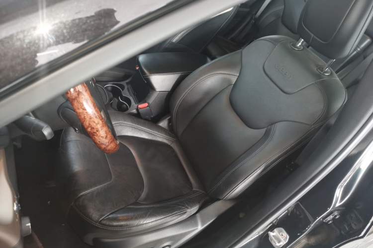 Used Jeep Cherokee 2016 2.4L Leading Edition
