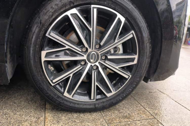 Used GAC Trumpchi E8 2024 Honor Series 2.0L Honor Edition Right Front Wheel Hub