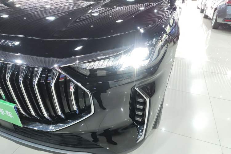 Used JETOUR X70 PLUS 2023 1.5T DCT Brave PLUS 7-Seater
