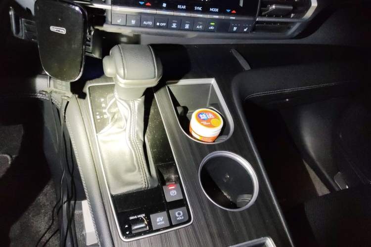 Used Toyota SIENNA 2021 2.5L Hybrid Premium Edition Gear Lever