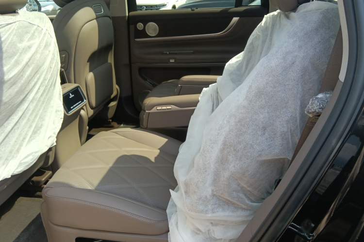 Used Hima AITO M9 2025 Extended-Range Ultra Version 52 kWh 6-Seater
