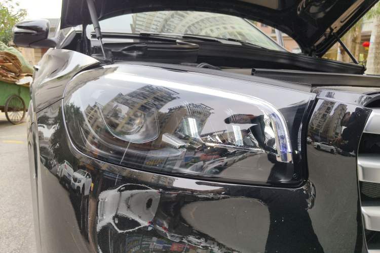 Used Mercedes-Benz GLS 2025 GLS 450 4MATIC Dynamic Edition Right Front Headlight