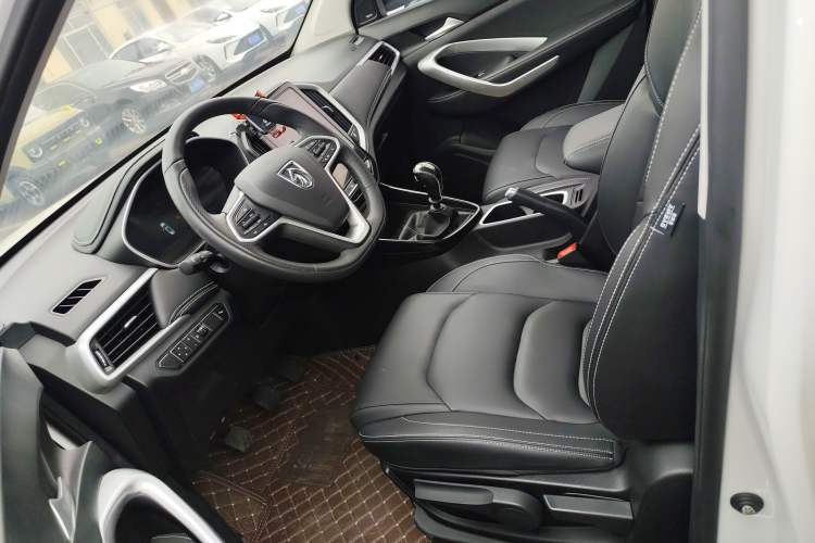 Used Baojun 530 2021 Global Car Anniversary Edition 1.5T Manual Prestige Model 6 Seats
