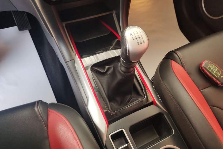 Used Haval H2 2017 Blue Label 1.5T Manual Two-Wheel Drive Luxury Model