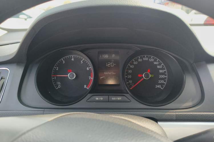 Used Volkswagen Gran Lavida 2015 1.6L Automatic Fashion Edition Instrument Cluster