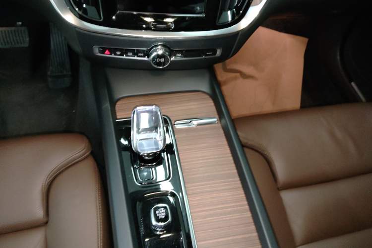 Used Volvo S60 2023 B4 Zhiyuan Luxury Edition
