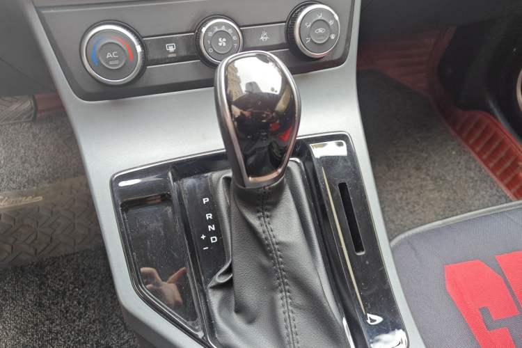 Used Geely Auto Emgrand 2021 UP 1.5L CVT Comfort Model Gear Lever