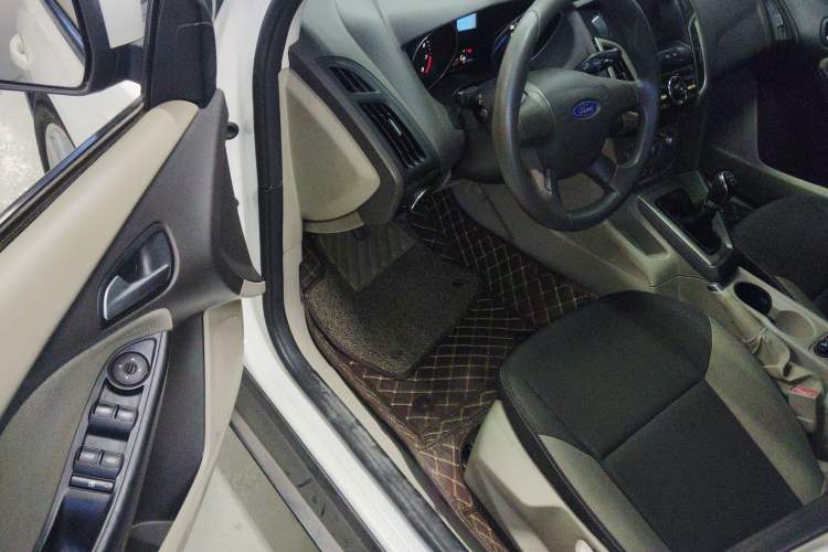 Used Ford Focus 2012 Sedan 1.6L Manual Comfort Model