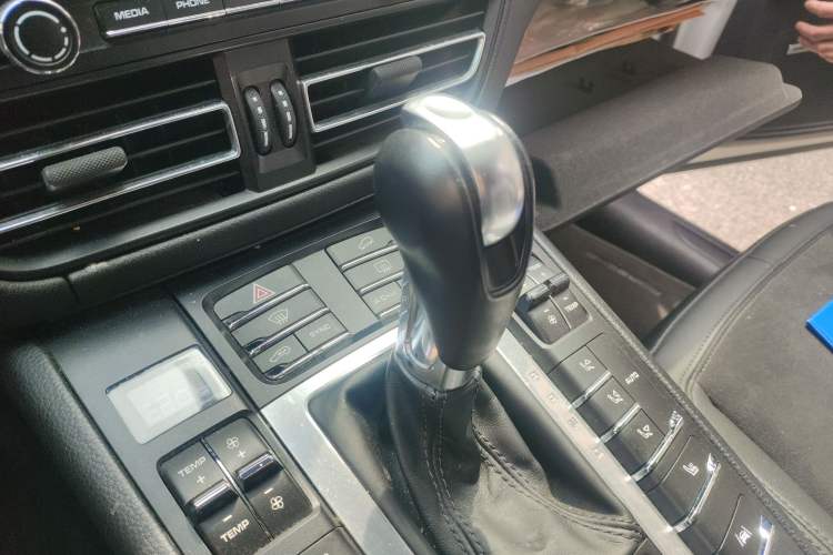 Used Porsche Macan 2018 Macan 2.0T