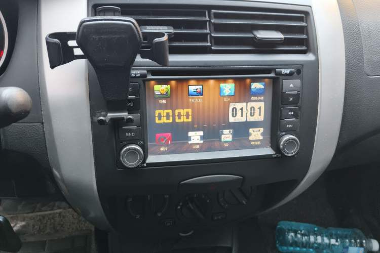 Used Nissan Livina 2015 1.6XE Manual Comfort Edition Audio And AC Panel