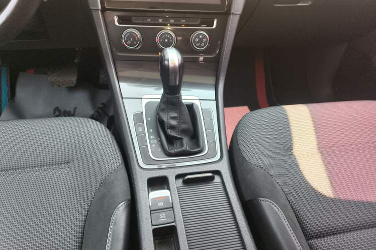 Used Volkswagen Golf 2018 180TSI Automatic Comfort Model
