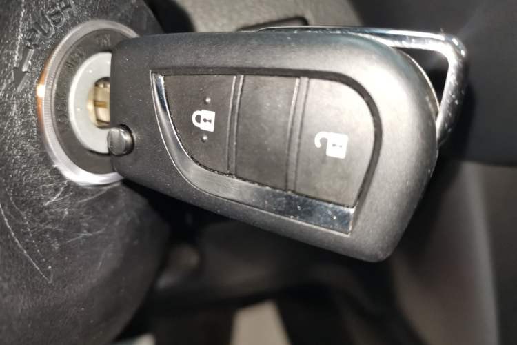 Used Toyota RAV4 2019 2.0L CVT Two-Wheel Drive Pioneer Edition China V Standard
