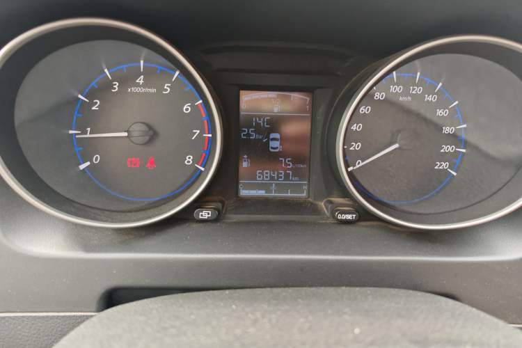 Used FORTHING Joyear X5 2016 1.6L Manual Luxury Model Odometer Close Up