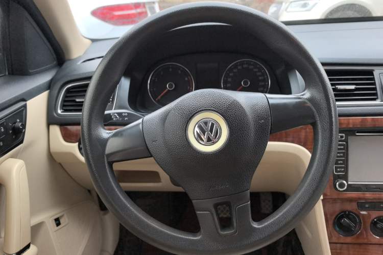 Used Volkswagen Lavida 2013 1.4TSI DSG Comfort Edition
