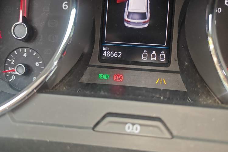 Used Volkswagen Tiguan L New Energy 2019 430 PHEV Hybrid Flagship Model Odometer Close Up