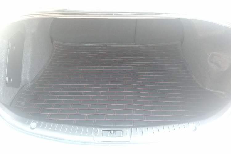 Used Mazda 3 2015 Sedan 1.6L Automatic Elite Model Trunk