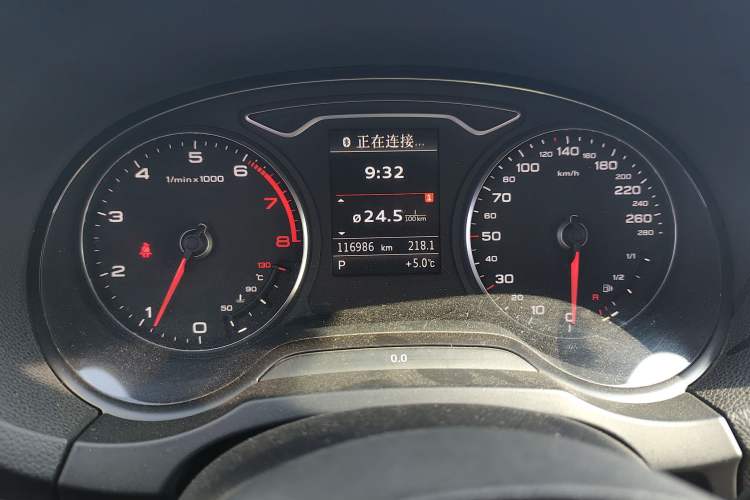 Used Audi A3 2014 Limousine 40 TFSI S line Comfort Model