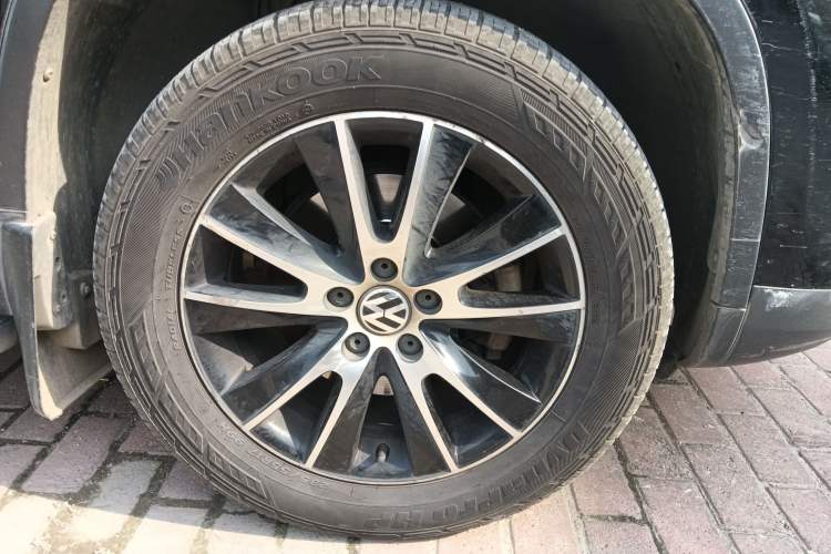 Used Volkswagen Tiguan 2015 1.8TSI Automatic Two-Wheel Drive Luxury Model Right Front Wheel Hub