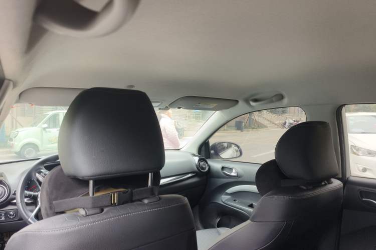 Used Kia kx1 Stonic 2019 1.4L Automatic Fun Edition China VI Headliner