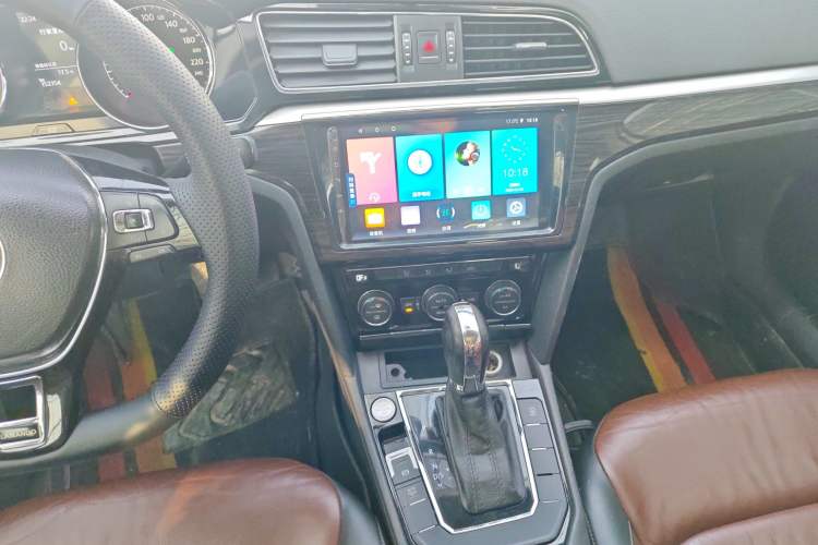 Used Volkswagen Lamando 2015 330TSI DSG Comfort Edition Audio And AC Panel