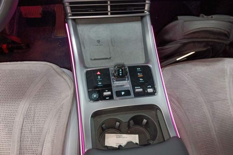 Used BYD Seal 2024 HONOR Edition DM-i 1.5L 121km Luxury Model Gear Lever