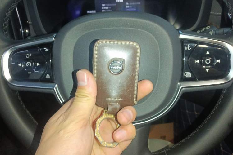 Used Volvo XC60 2023 B5 4x4 Smart Luxury Edition
