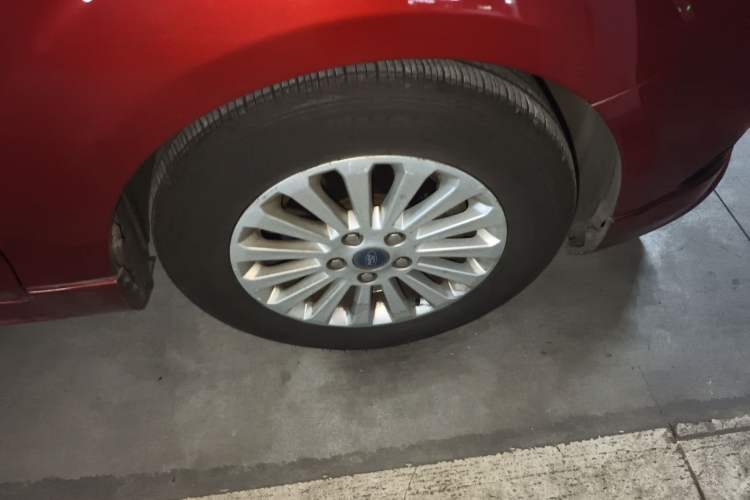 Used Ford Focus 2013 Hatchback Classic 1.8L Manual Fashion Edition