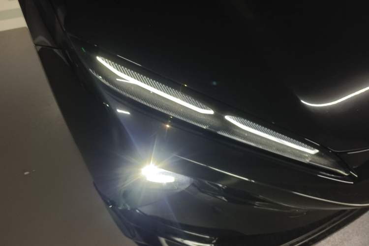 Used Nio ET5T 2024 75kWh Touring Right Front Headlight