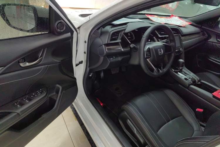 Used Honda Civic 2021 HATCHBACK 220TURBO CVT New Trendsetter