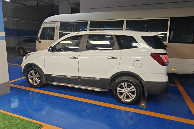 Used HYOSOW S3 2014 1.5L Luxury Version China IV Emission Standard