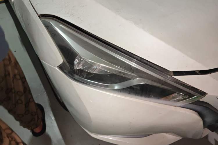 Used Nissan Lannia 2018 1.6L Manual Fashion Trendy Sound Edition Right Front Headlight