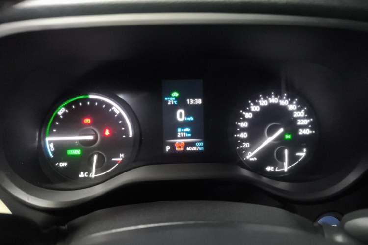 Used Toyota SIENNA 2023 2.5L Hybrid Luxury Edition
