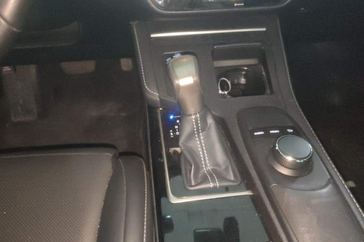 Used Lexus ES 2015 300h Comfort Edition