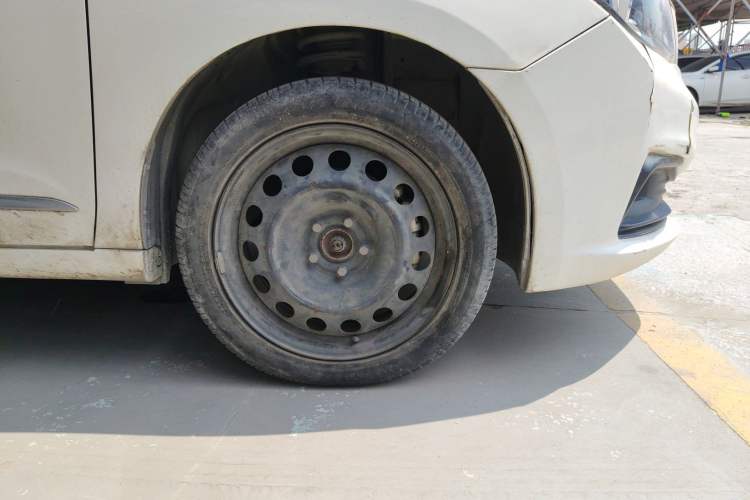 Used Dongfeng Aeolus E70 2023 500 Smart Edition Lithium Iron Phosphate 47.58 kWh Right Front Wheel Hub