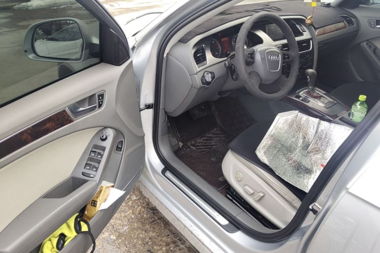 Used Audi A4L 2012 2.0 TFSI automatic Comfort trim level
