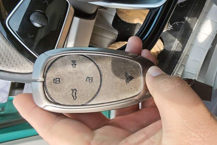 Used NETA S 2022 Pure Electric 715 km Range Rear-Wheel Drive Mid-Range Version