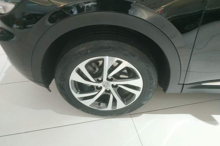 Used Buick Envision 2022 Encore S 652T Two-Wheel-Drive Luxury Model
