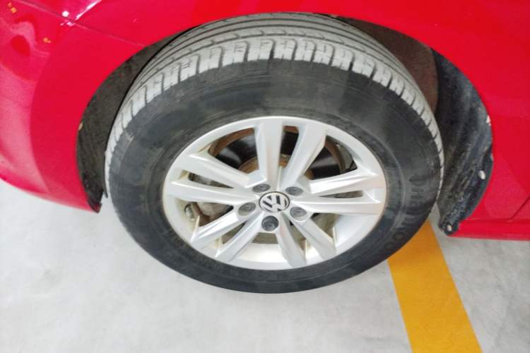 Used Volkswagen Polo 2016 1.6L Automatic Comfort Model Left Front Wheel Hub