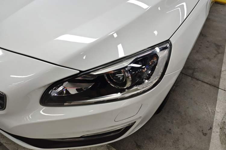 Used Volvo S60 2015 S60L 2.0T Zhiyuan Edition
