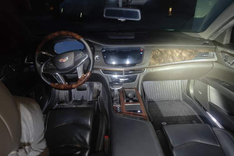 Used Cadillac CT6 2017 28T Luxury Model Center Console