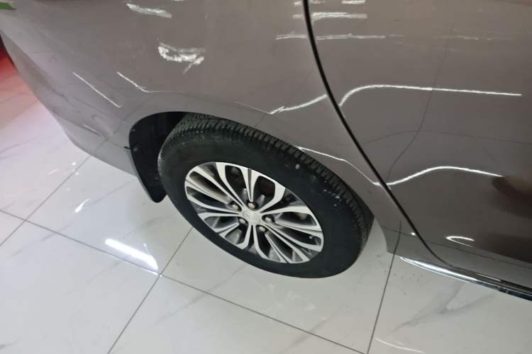 Used Buick GL8 2023 Land Executive Class Smart Enjoyment Model
