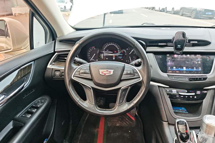 Used Cadillac XT5 2016 25T Luxury Model
