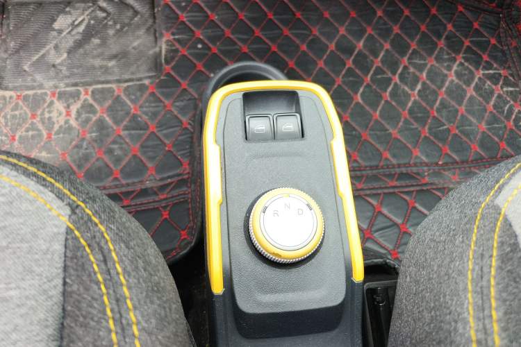 Used Chery QQ Ice Cream 2023 120km Ice Cream-Type Lithium Iron Phosphate Gear Lever