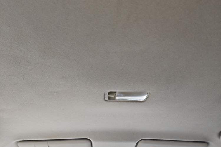 Used Nissan Livina 2010 Jingyue Edition 1.6L Manual All-Around Model