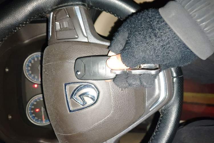 Used Baojun 730 2014 1.5L Manual Luxury Navigation ESP Version 7 Seats