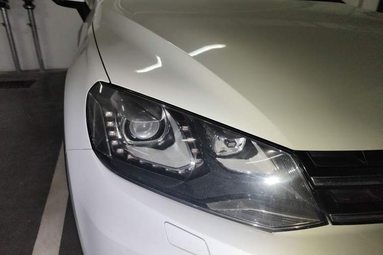 Used Volkswagen Touareg 2015 3.0 TSI Comfort Model Right Front Headlight